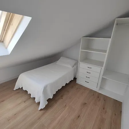 Con Wifi , Ps4 , Garaje, 5 Dormitorios, 3 Banos, Сasa de vacaciones *